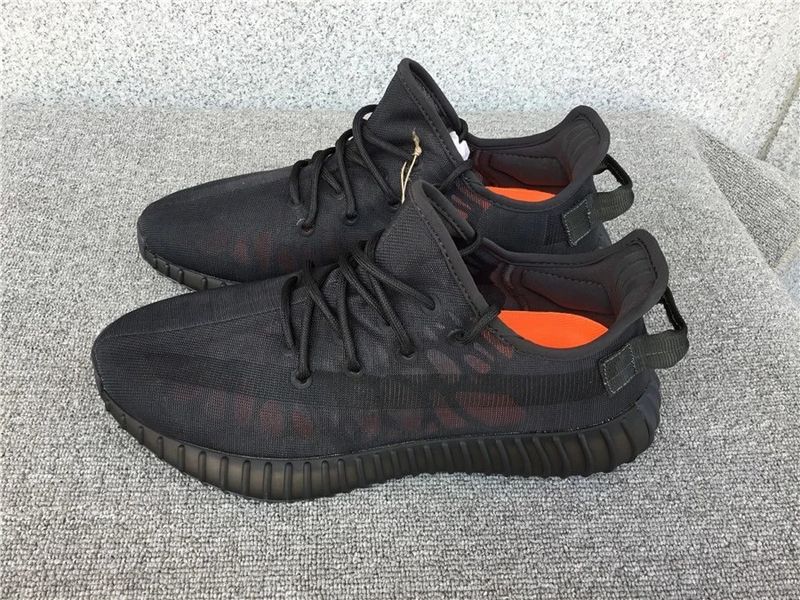 YEEZY QC 2