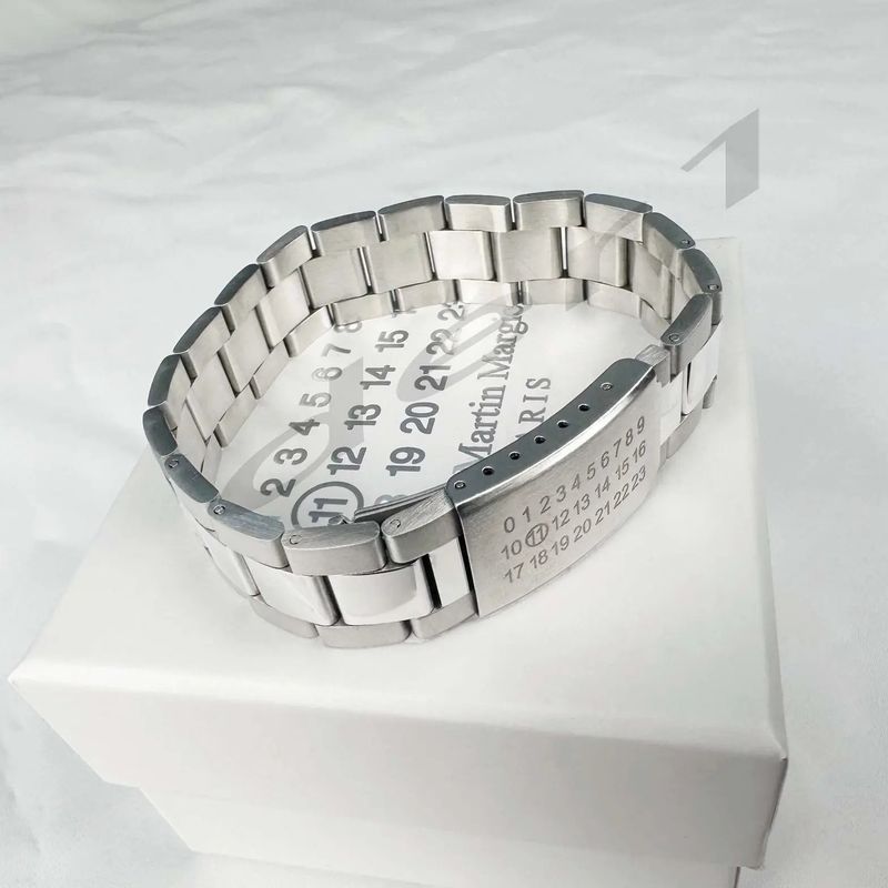 Spot 24Ss New Margiela Mm6 Classic Digital Logo QC 1