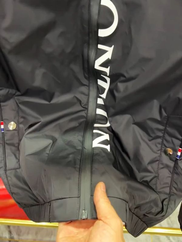 Moncler jacket QC 2