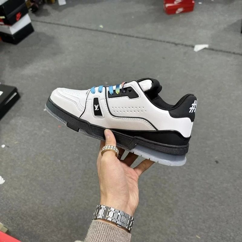 LV Louis Vuitton Trainer Shoes photo 4