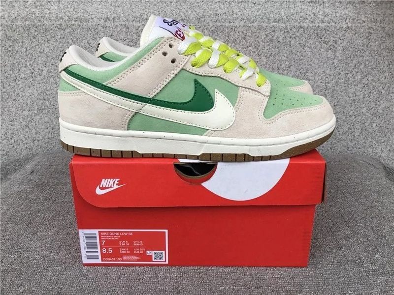 Nike Dunk Shoes photo 4