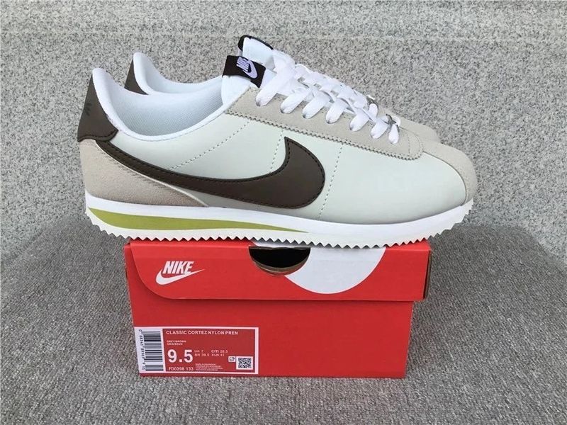 Nike Classic Cortez Shoes photo 4