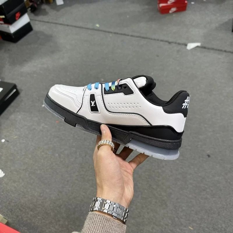 LV Louis Vuitton Trainer Shoes photo 4