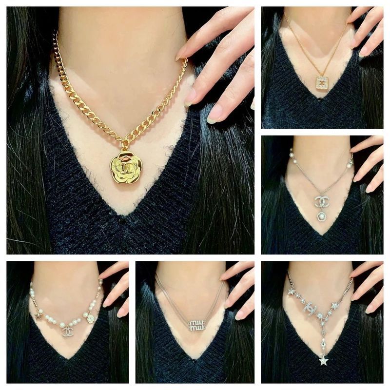 Chanel Necklace photo 4