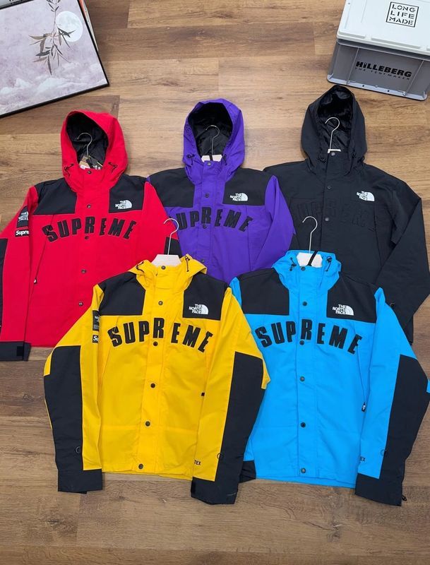 Supreme x The North Face Jacket photo 4