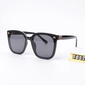 Miu Miu Sunglasses photo 3