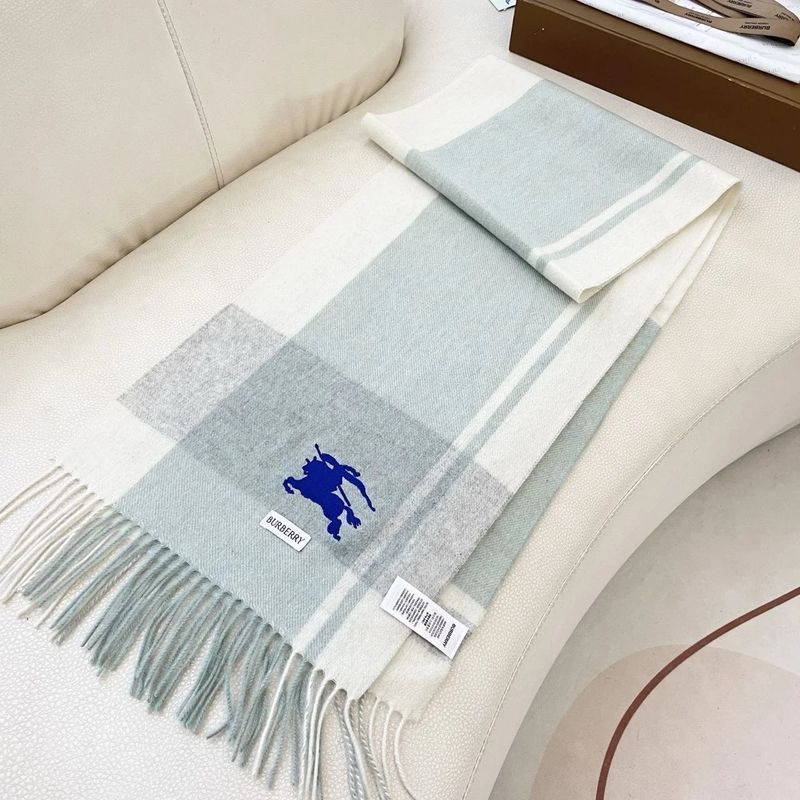 Burberry scarf photo 4