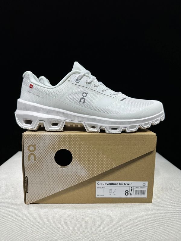 On Running Clouds Sneakers photo 4