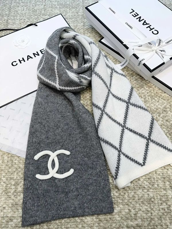 Chanel scarf photo 4