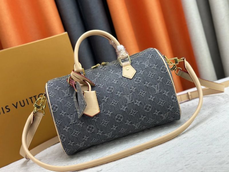 LV Louis Vuitton Handbags photo 4