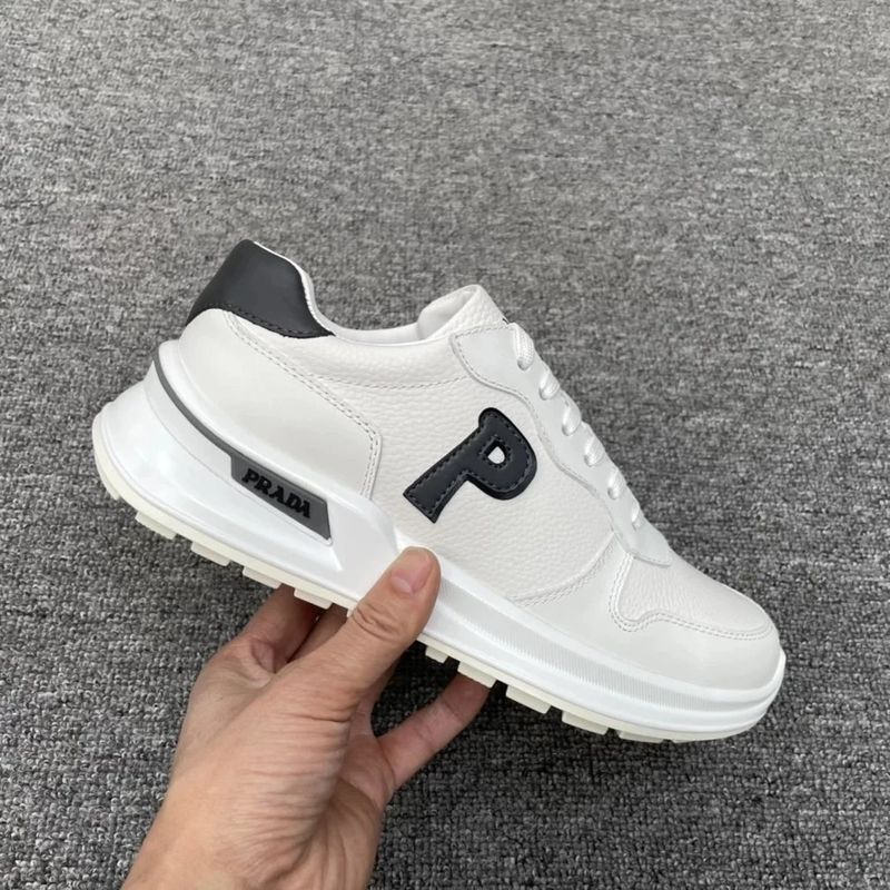Prada Shoes photo 4
