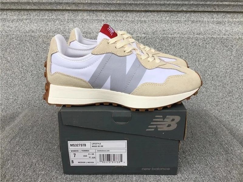 New Balance 327 Sneakers photo 4