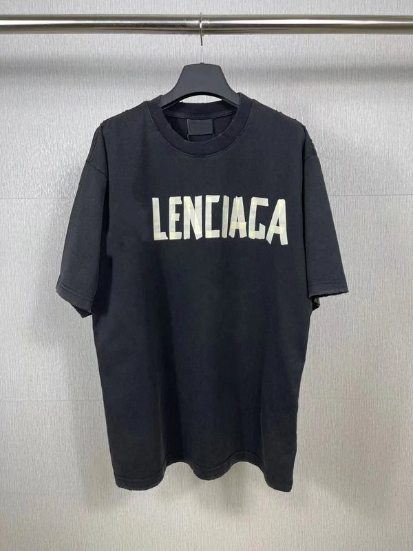 Balenciaga T-Shirt photo 4