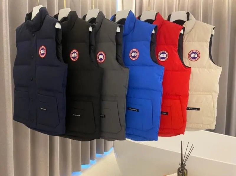 Canada Goose down vest photo 4