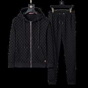 Gucci Suit photo 2