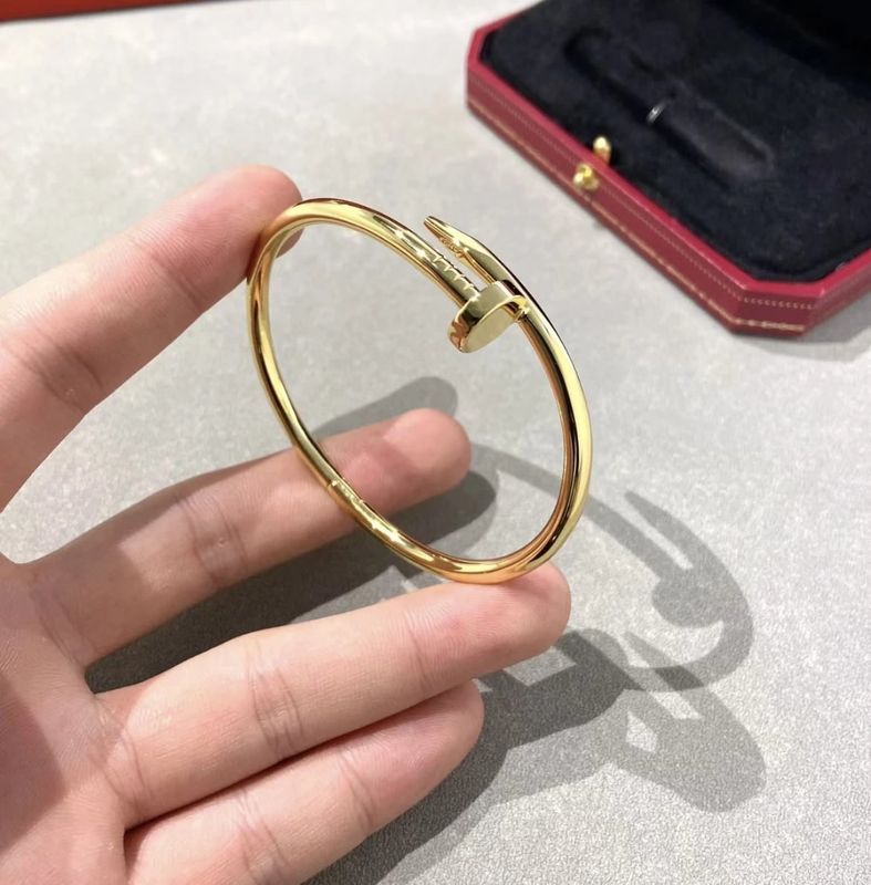 Cartier bracelets photo 4