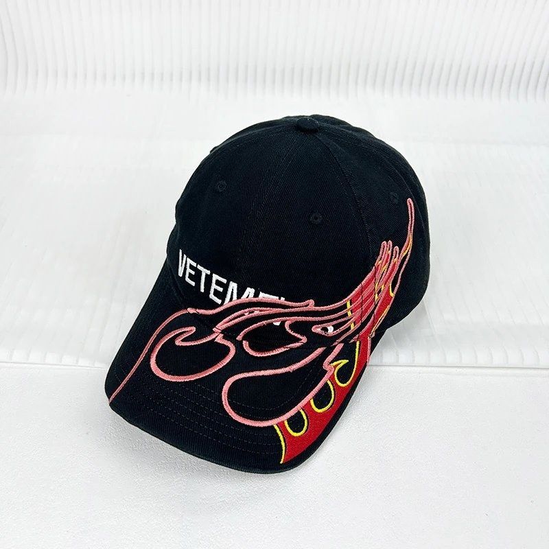 VETEMENTS Cap photo 4