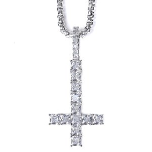 LUXTA Reverse Crossf Necklace photo 2