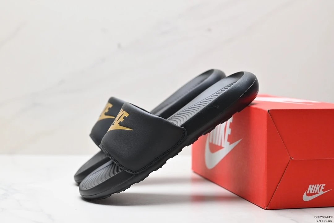 Nike Slippers QC 3