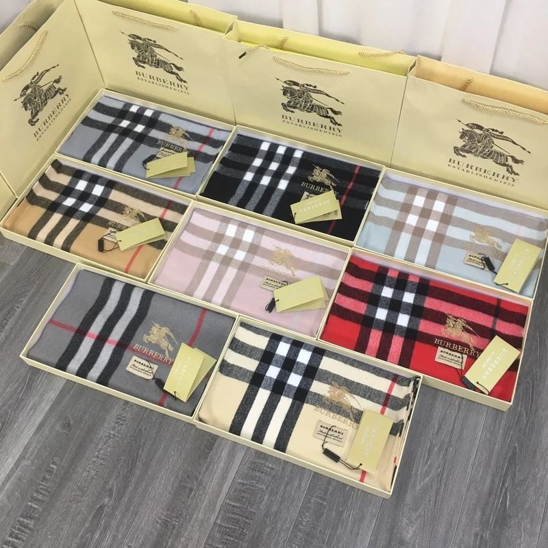 Burberry Scarf QC 2