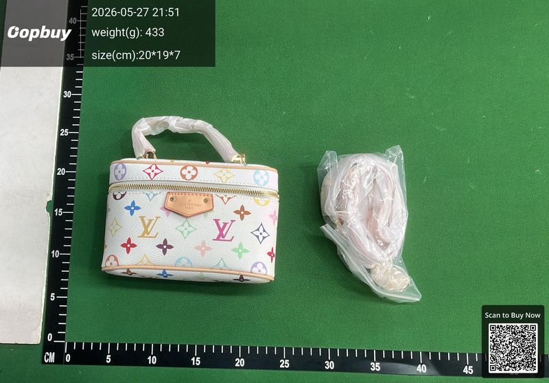 Louis Vuitton Bag QC 3