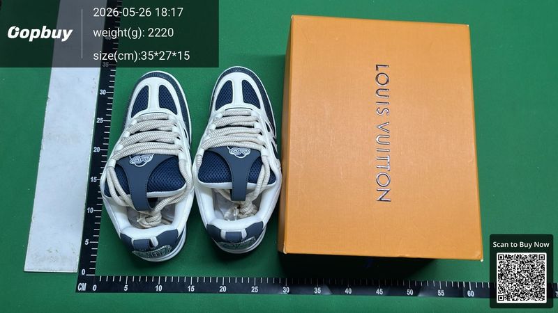 Louis Vuitton Trainers QC 3