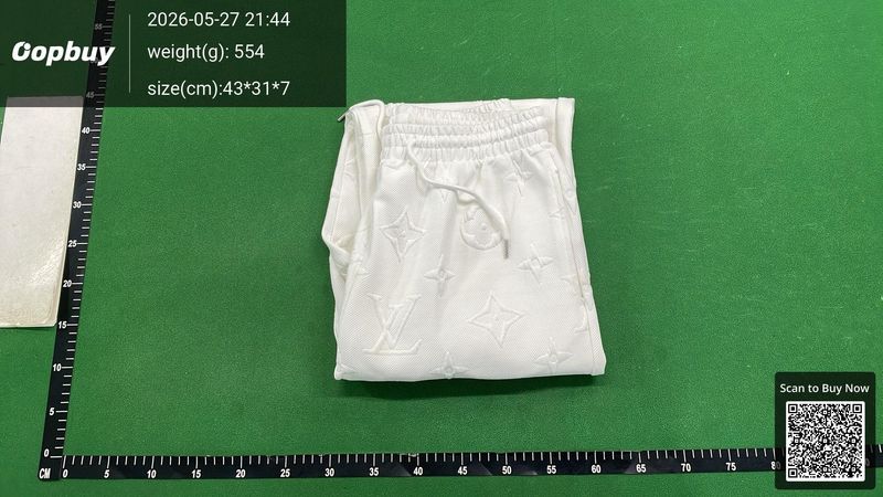 Louis Vuitton Pants QC 1