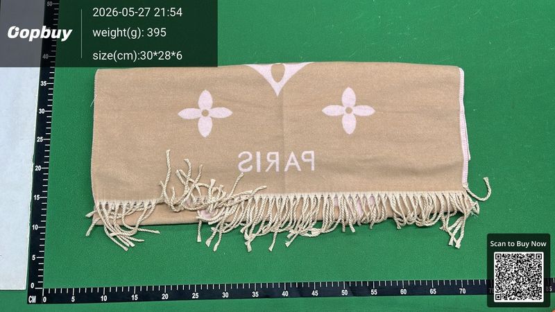 LV Scarf QC 1