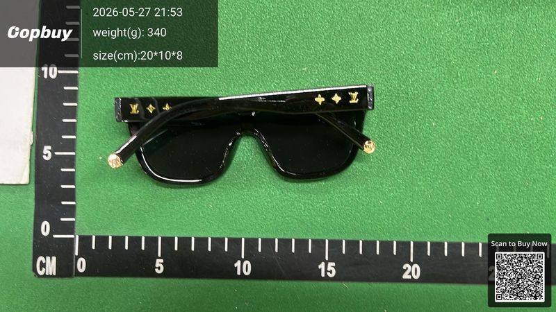 Lv SunGlasses QC 3