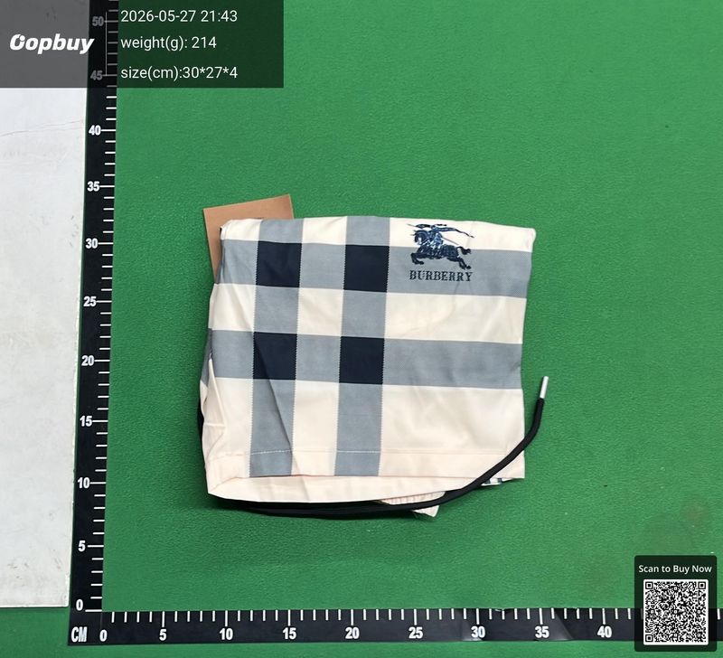 Burberry Shorts QC 2
