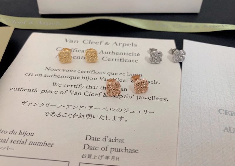 Van Cleef & Arpels Earring QC 1