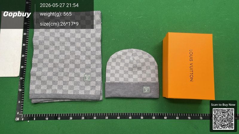 LV Knitted Hat QC 3
