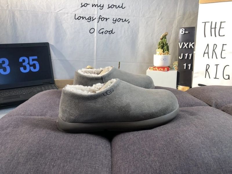 UGG Shoes photo 4