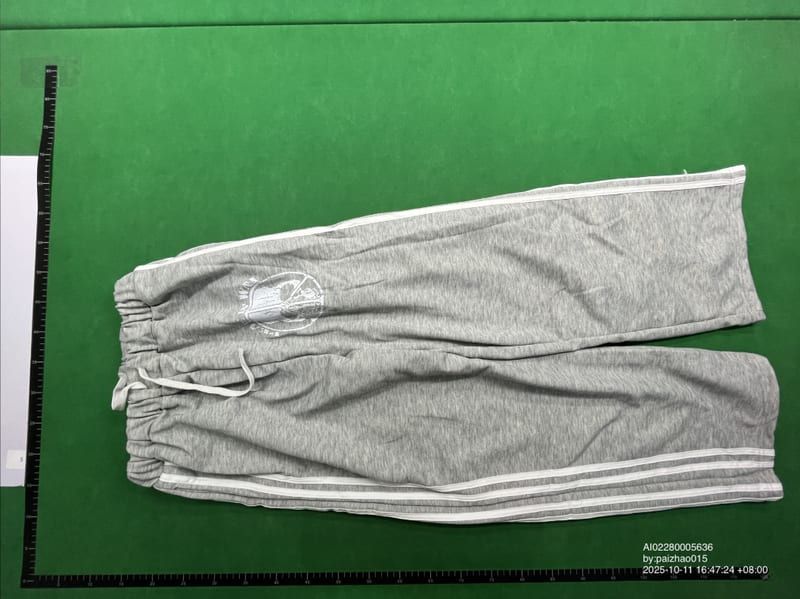 "Peaceandwar" Sweatpants QC 1