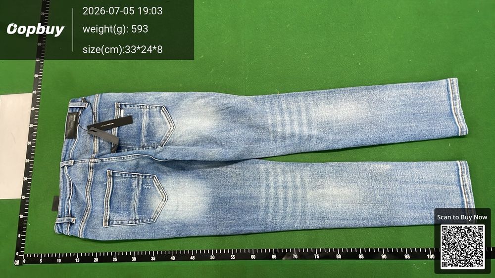 Amiri jeans QC photo 3