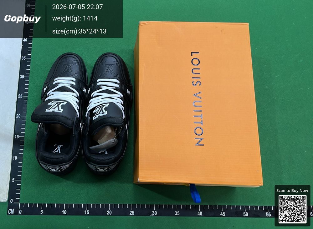 LV Louis Vuitton Trainer Sneaker QC photo 1