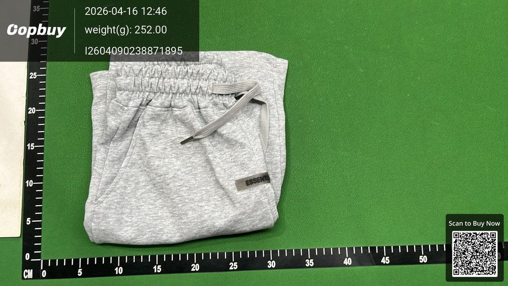 ESSENTIALS Shorts QC photo 4