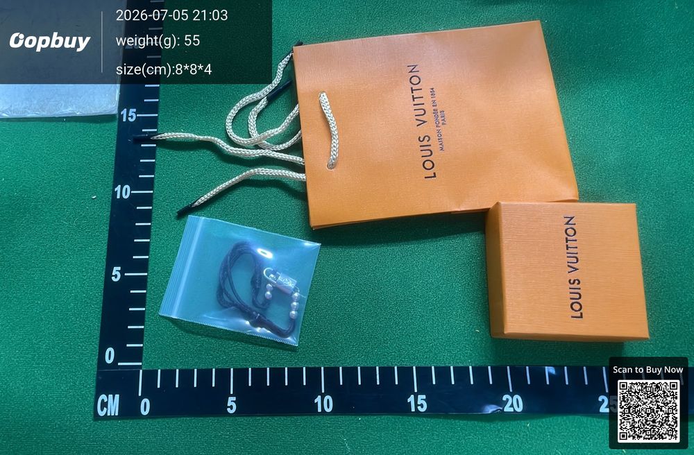 LV Bracelet QC photo 3