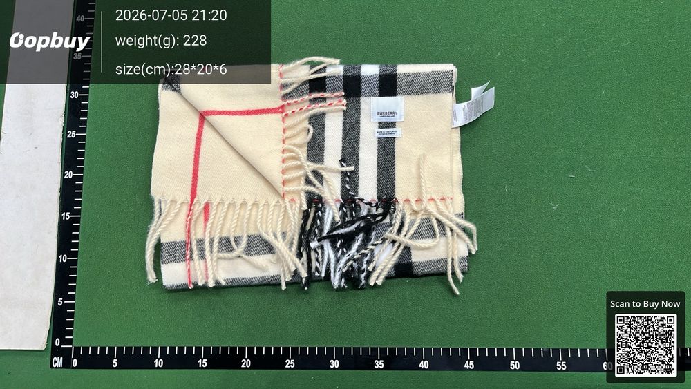 Burberry Scarf QC photo 2