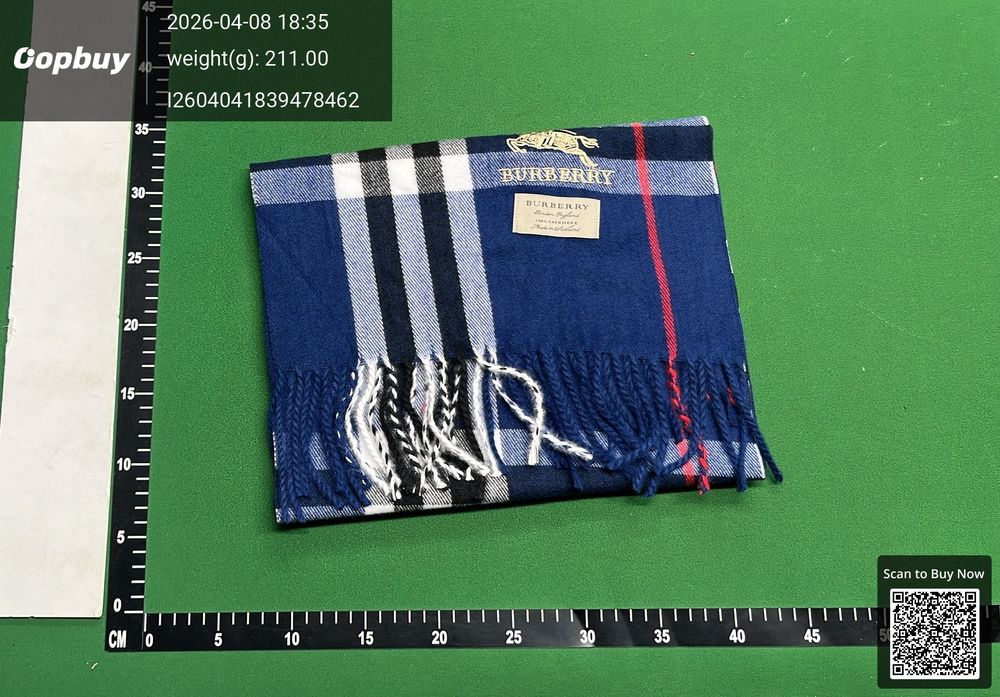 Burberry Scarf QC photo 1