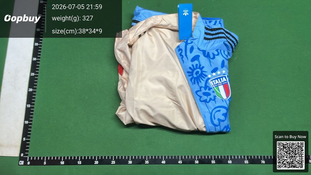 24/25 Italy Reversible Windbreaker QC photo 4