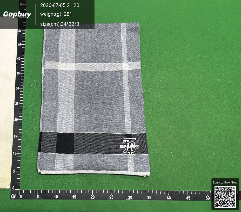 Burberry Scarf QC photo 3