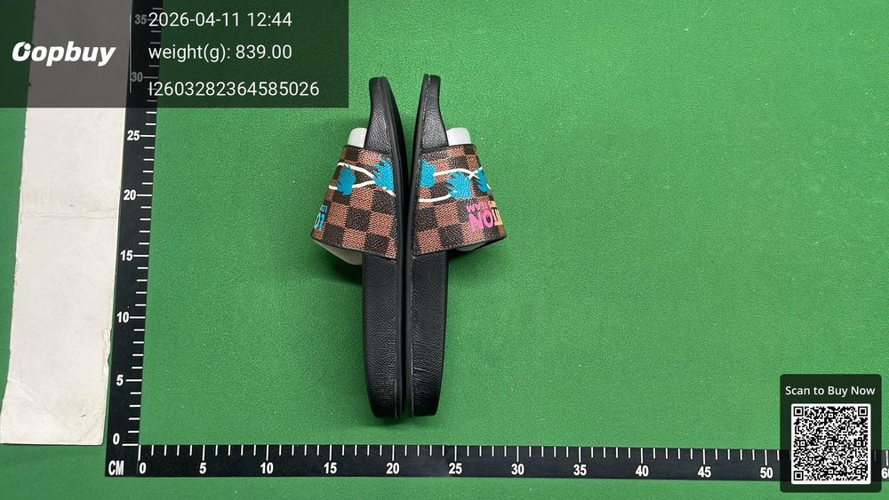 Louis Vuitton Slides QC photo 3