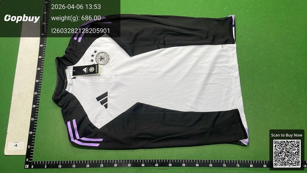 24/25 Germany white Training Set QC photo 2