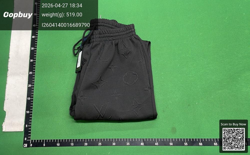 Louis Vuitton Pants QC photo 4