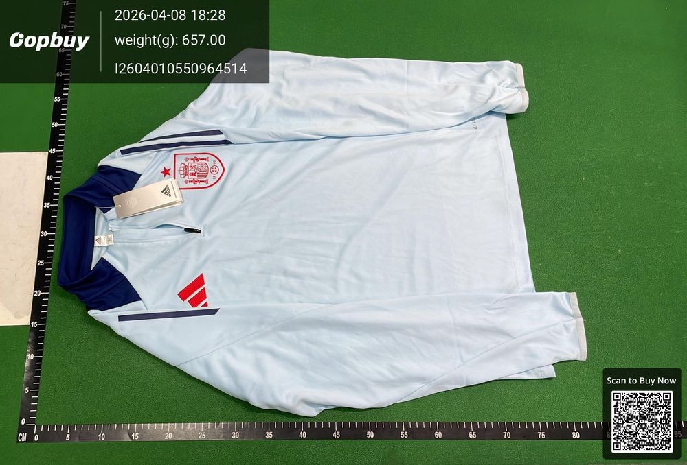 24/25 Spain white Training Set QC photo 2