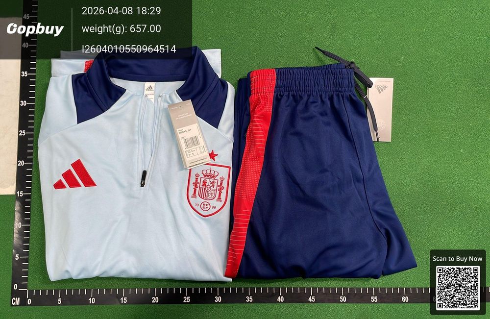24/25 Spain white Training Set QC photo 4