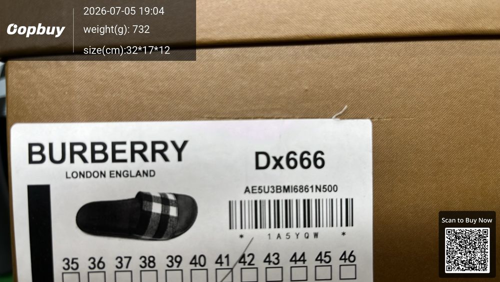 Burberry Slippers QC photo 2