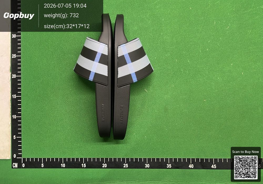 Burberry Slippers QC photo 4