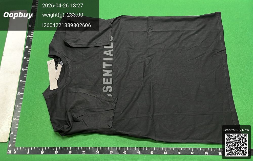 Essentials Tee QC photo 2